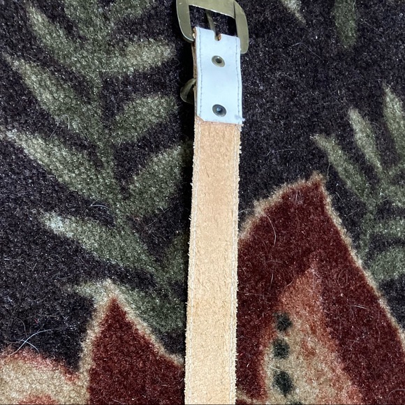 Express genuine leather white belt with bronze hardware buckle - Picture 4 of 5